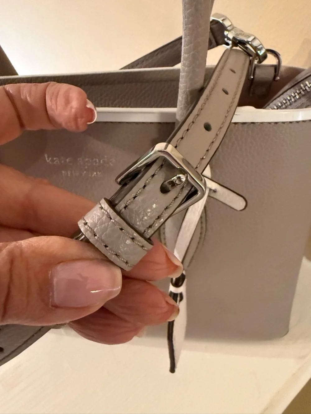 Kate Spade Eva Top Zip Satchel Soft Grey EUC - Picture 15 of 17